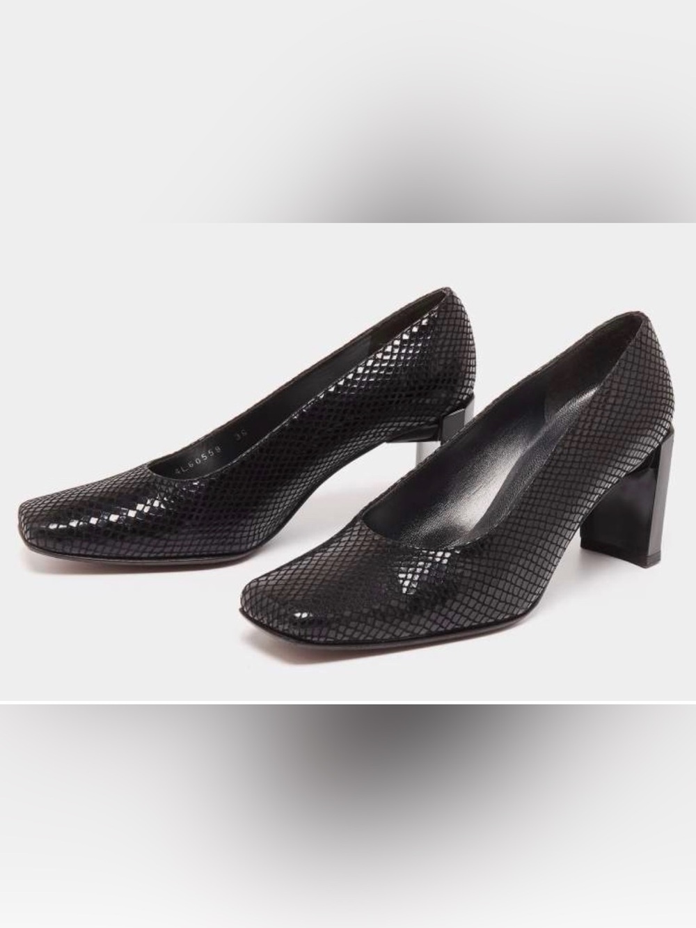 Stuart Weitzman Black Textured Block Heel Pumps 9B Excellent Condition Vintage